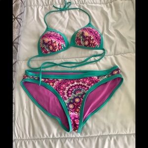 No Boundaries bikini colorful padded top 11-13 bottom XL pretty design’s…